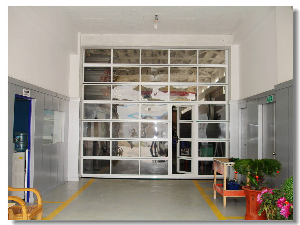 高���4S店�R库门